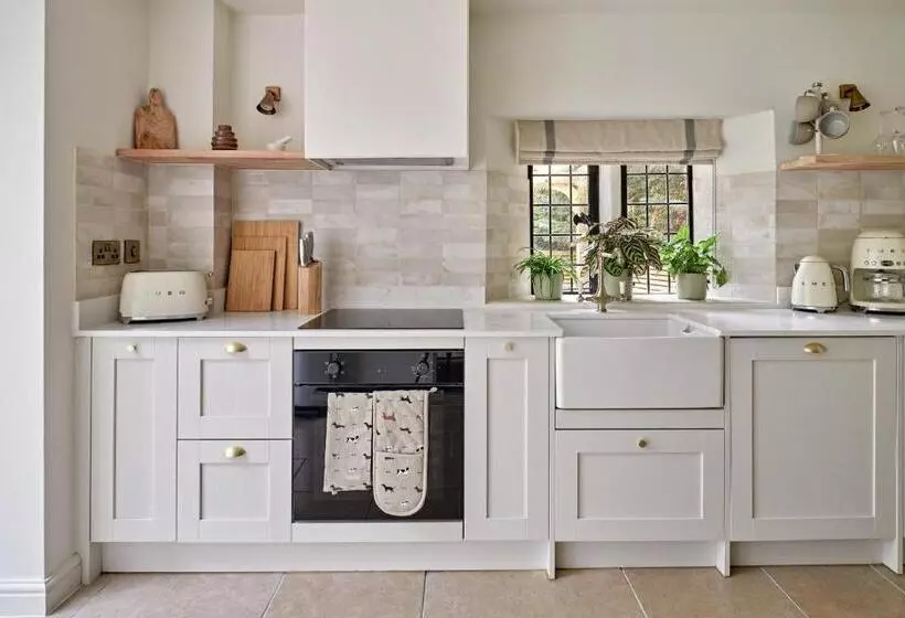 Отель Ellenborough Park