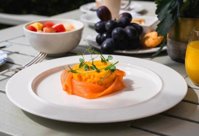 ホテル Ellenborough Park