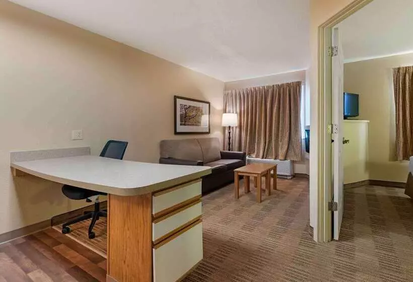 בית מלון כפרי Extended Stay America Suites Cincinnati Blue Ash Reed Hartman