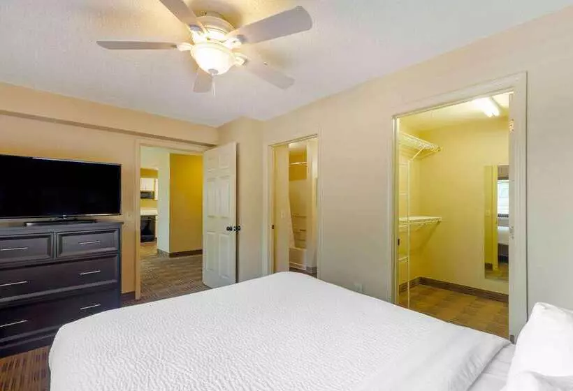 בית מלון כפרי Extended Stay America Suites Cincinnati Blue Ash Reed Hartman