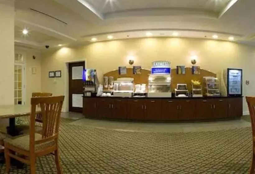 호텔 Holiday Inn Express & Suites Dyersburg, An Ihg