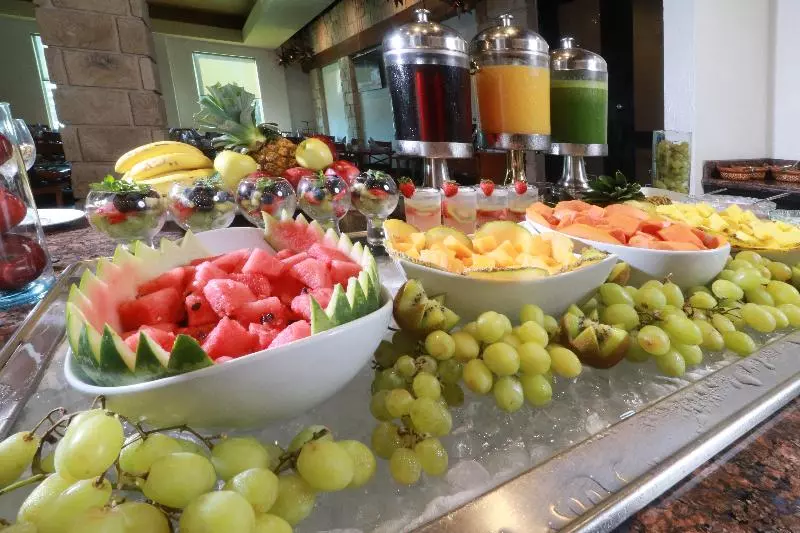 Отель Holiday Inn Reynosa Industrial Poniente, An Ihg