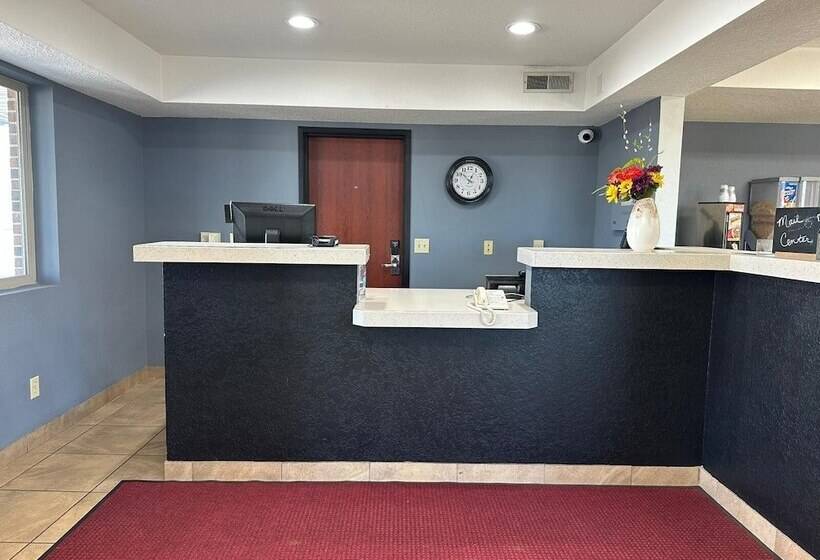 فندق Rodeway Inn & Suites Kearney
