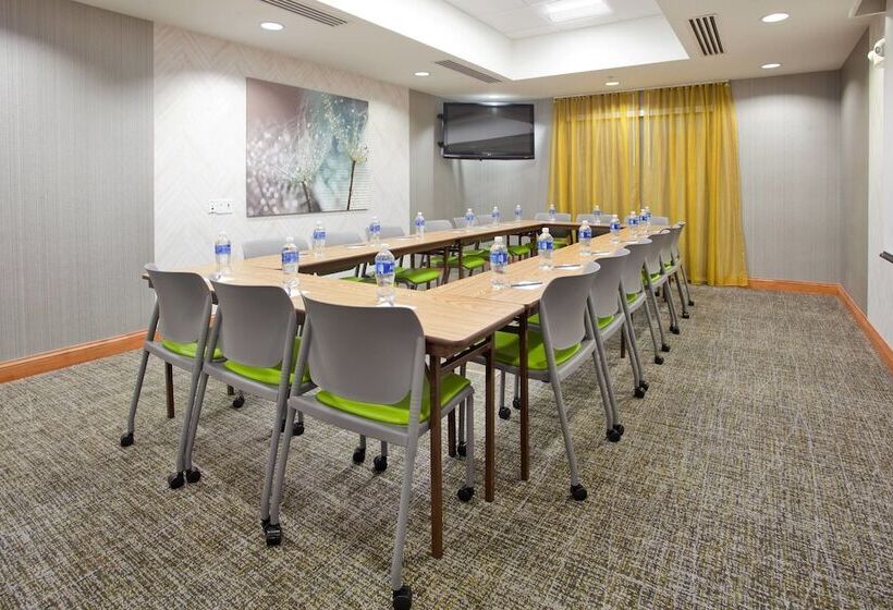 فندق Springhill Suites By Marriott Wichita East At Plazzio