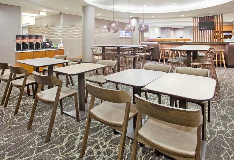فندق Springhill Suites By Marriott Wichita East At Plazzio
