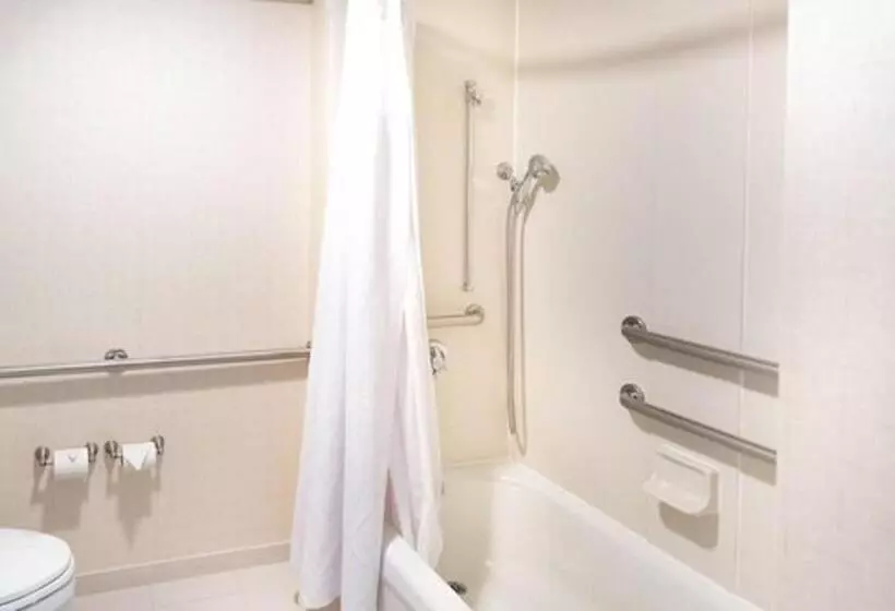 فندق Springhill Suites By Marriott Wichita East At Plazzio