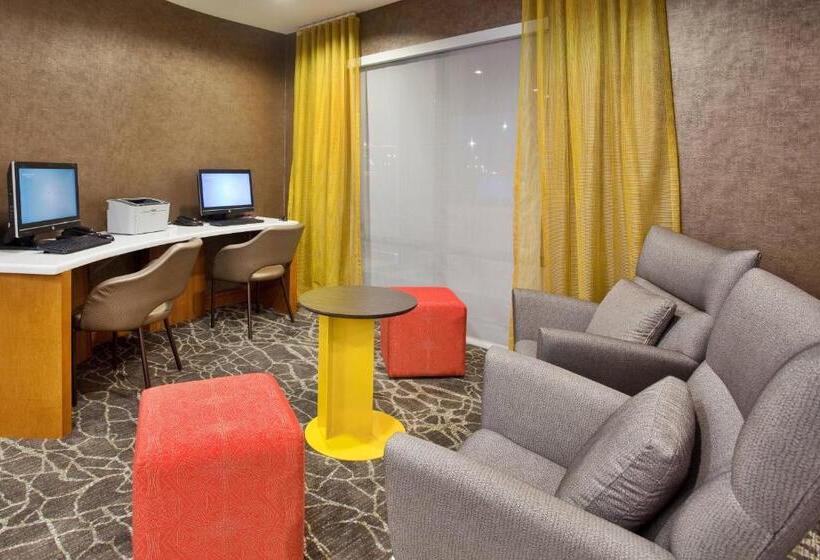 فندق Springhill Suites By Marriott Wichita East At Plazzio