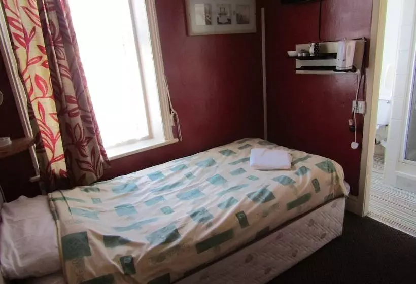 ホテル The Caroldene