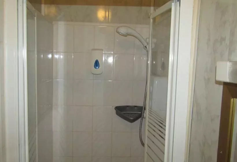 ホテル The Caroldene