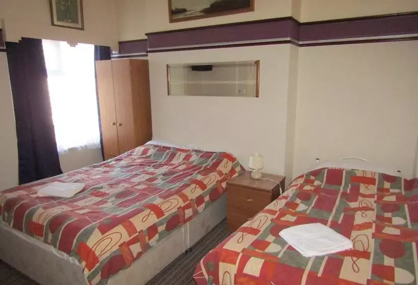 ホテル The Caroldene