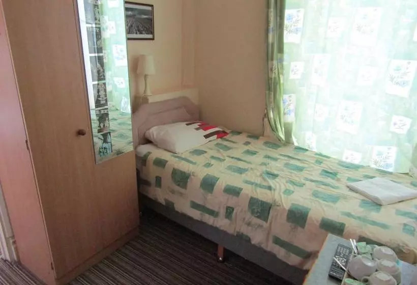 ホテル The Caroldene