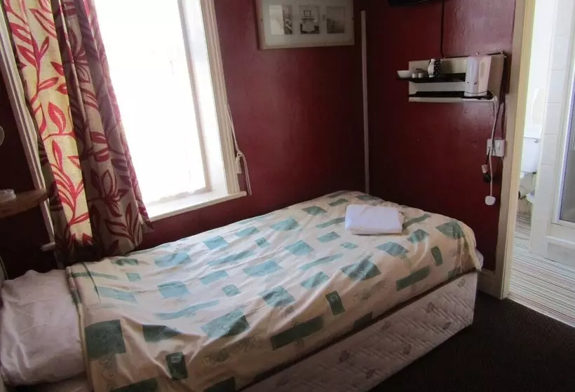 ホテル The Caroldene