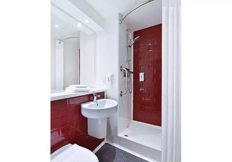 ホテル Travelodge Warrington Gemini