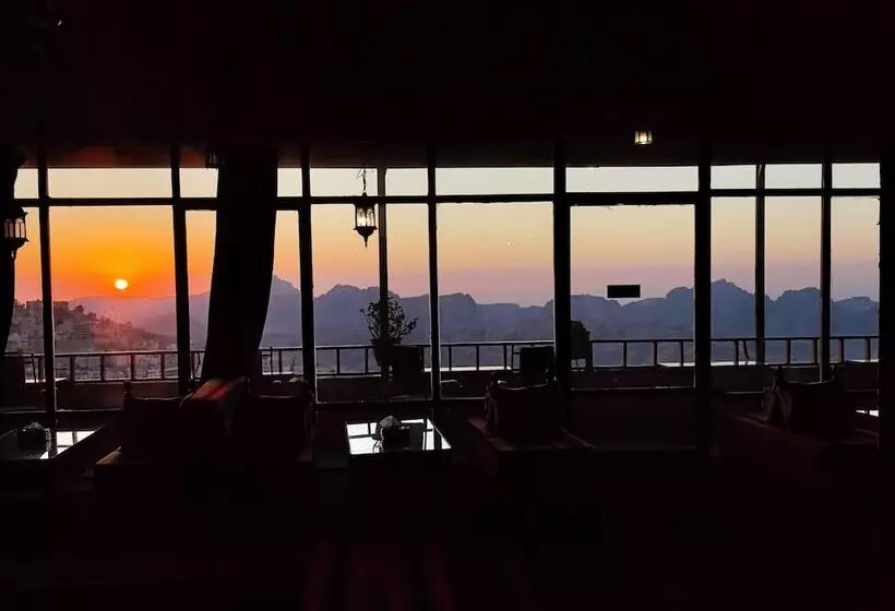Rocky Mountain Hotel