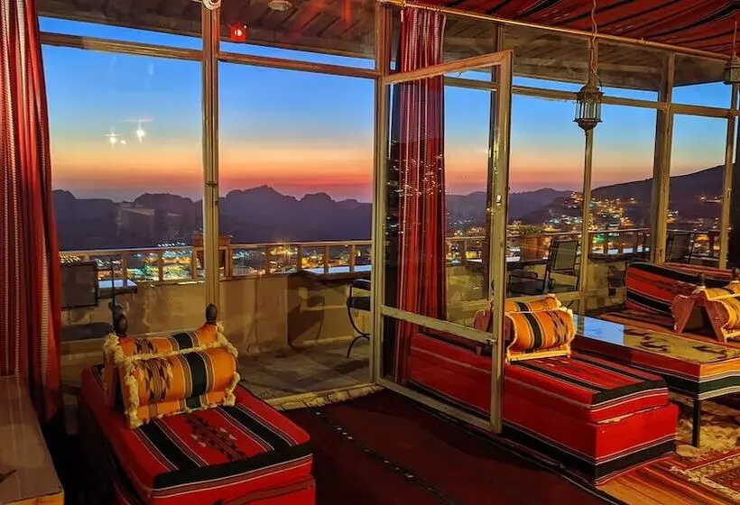 Rocky Mountain Hotel