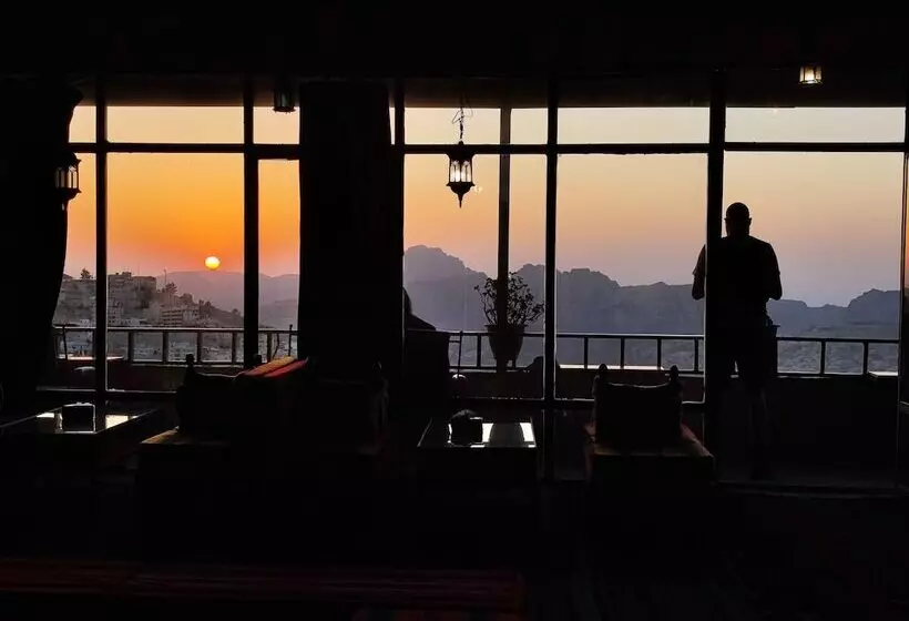 Rocky Mountain Hotel