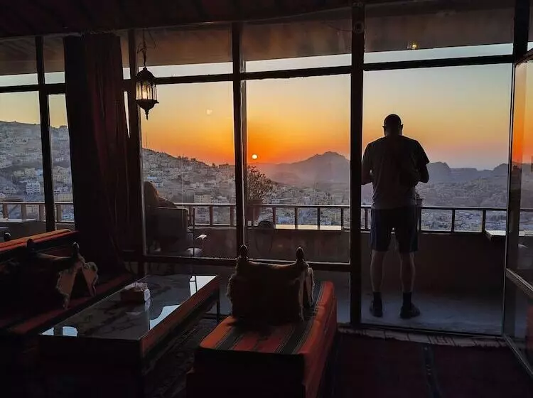 Rocky Mountain Hotel