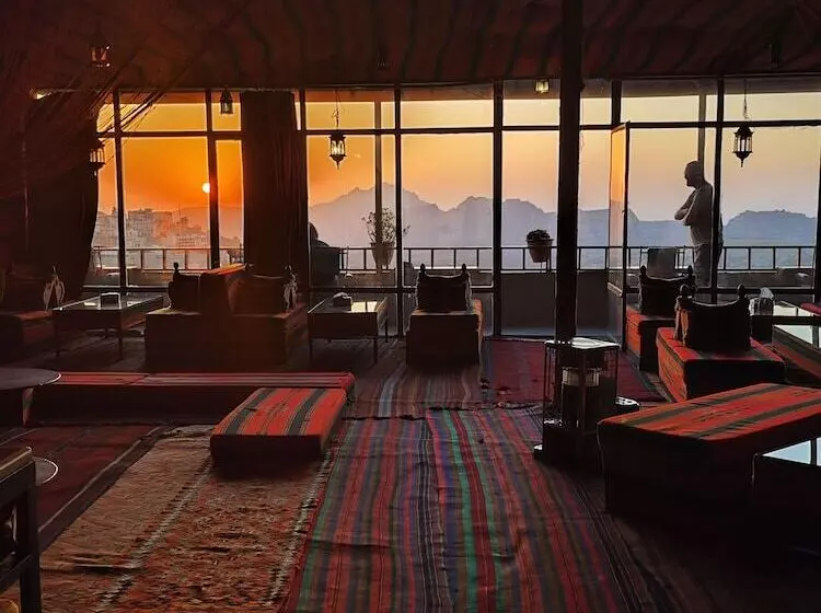 Rocky Mountain Hotel