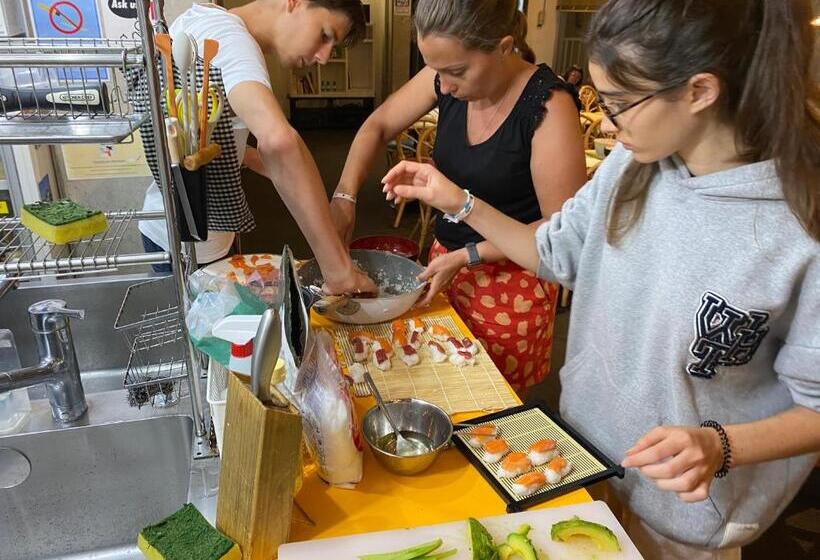 Sakura Hostel Asakusa