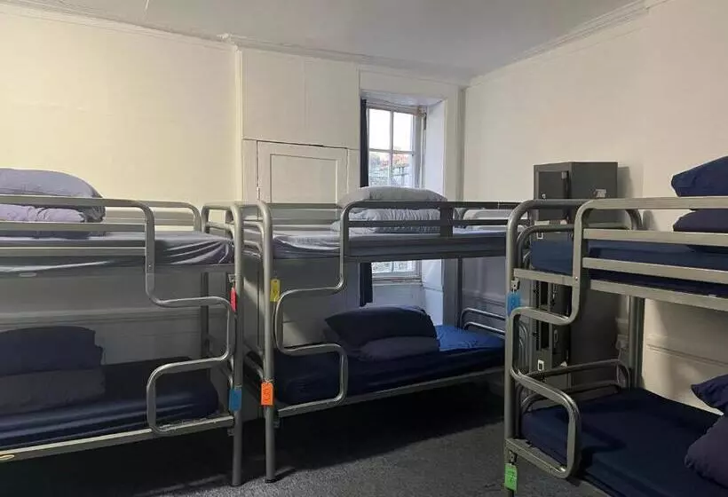 هاستل Bath Backpackers