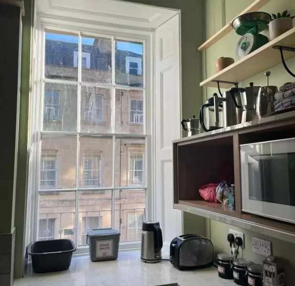 هاستل Bath Backpackers