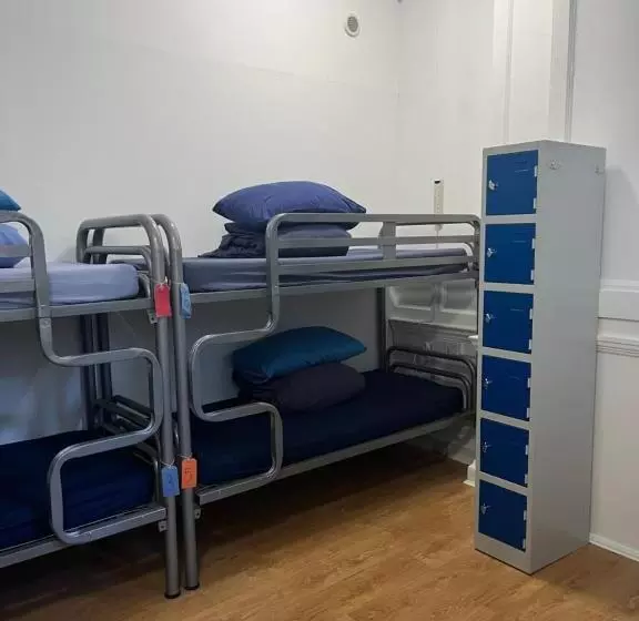 هاستل Bath Backpackers