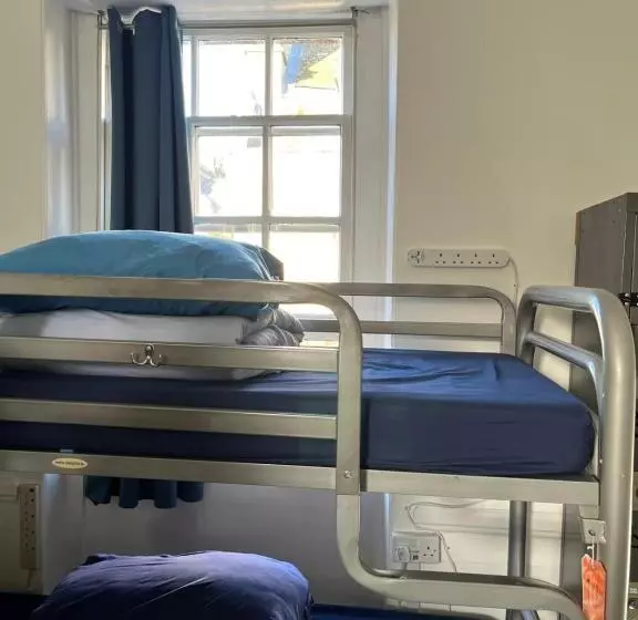 هاستل Bath Backpackers