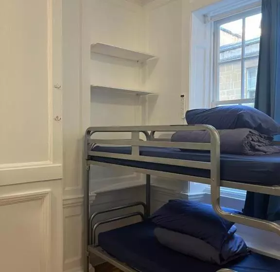 هاستل Bath Backpackers