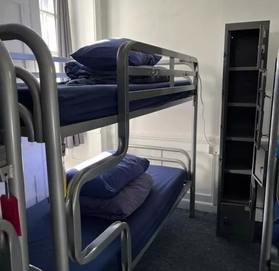 هاستل Bath Backpackers