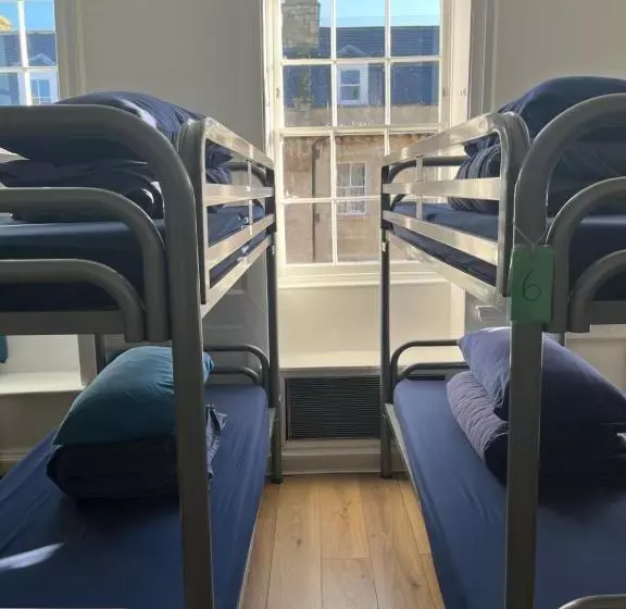 هاستل Bath Backpackers