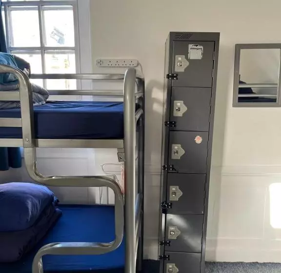 هاستل Bath Backpackers