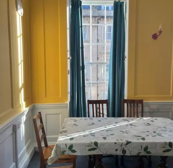 هاستل Bath Backpackers