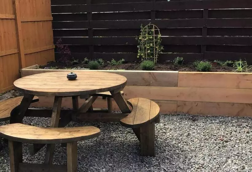 فندق صغير Loch Ness Backpackers Lodge