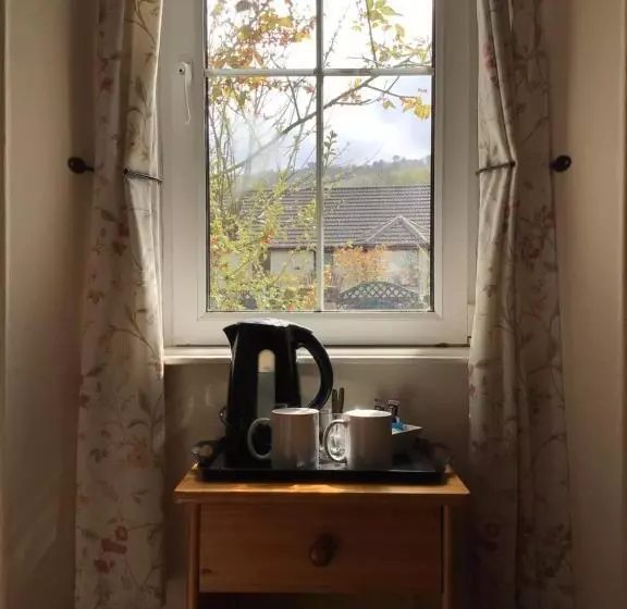 فندق صغير Loch Ness Backpackers Lodge