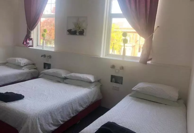 Bed and Breakfast Bentleys