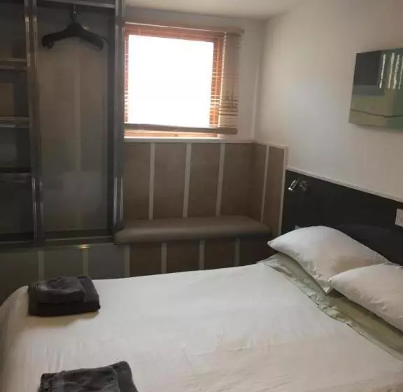 Bed and Breakfast Bentleys