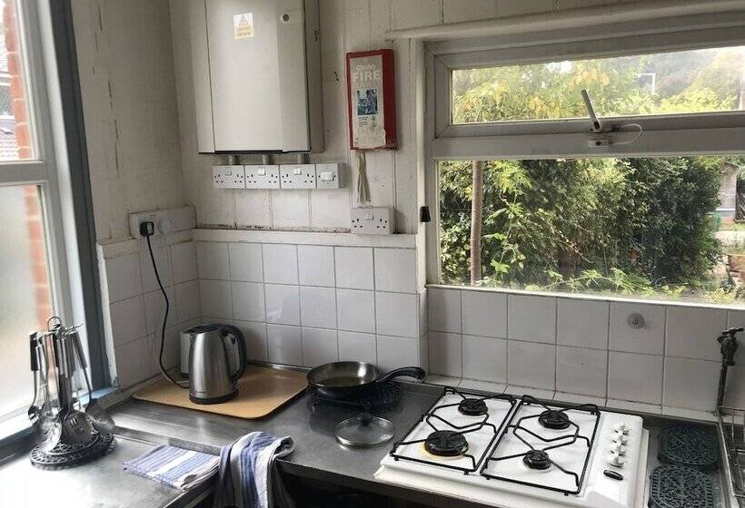 Harlow International Hostel