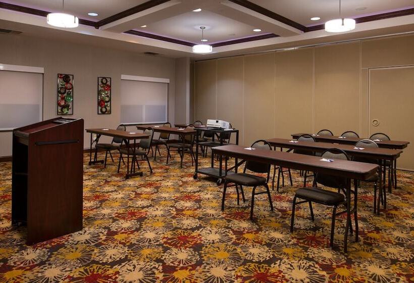 ホテル Holiday Inn Express & Suites Pittsburg, An Ihg