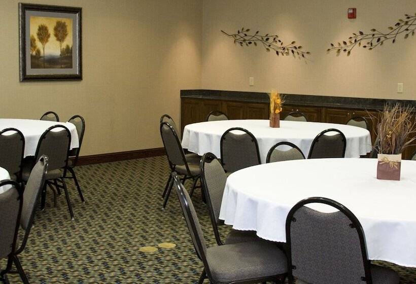 ホテル Holiday Inn Express & Suites Pittsburg, An Ihg