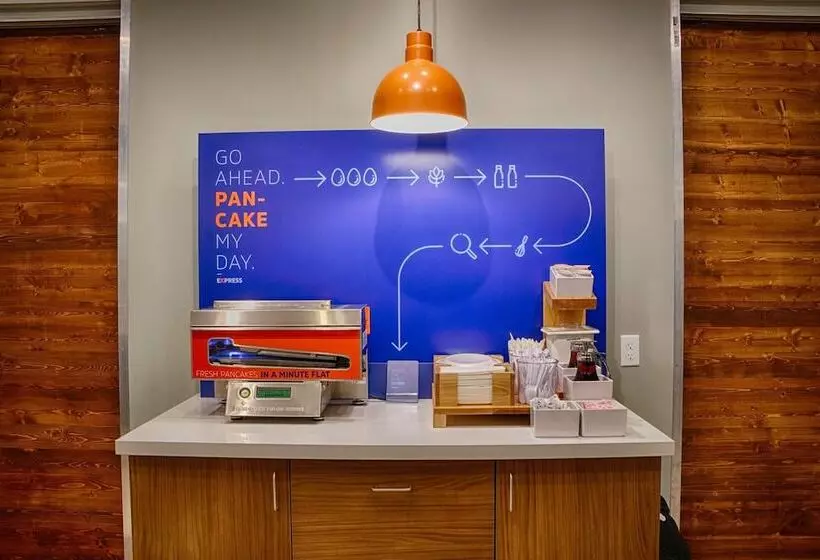 호텔 Holiday Inn Express & Suites Pittsburg, An Ihg