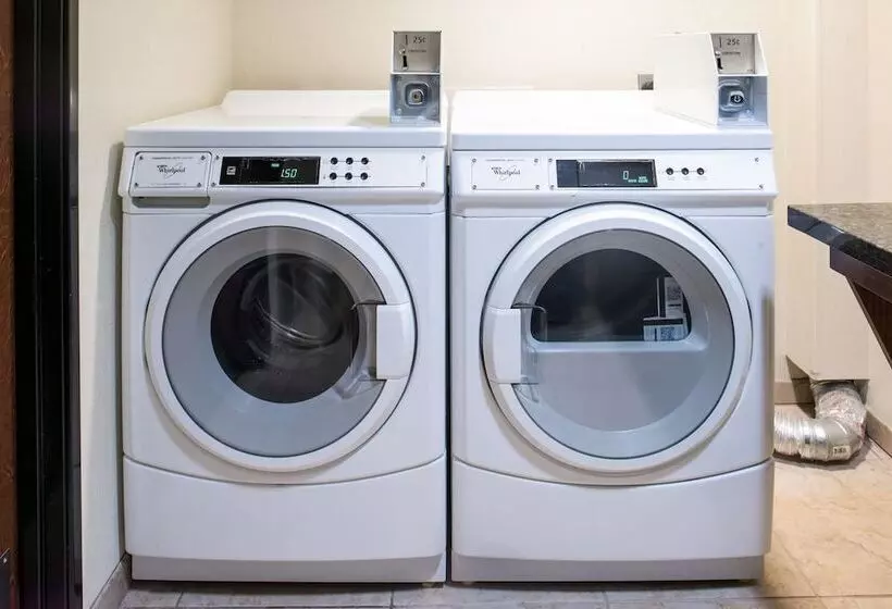 호텔 Holiday Inn Express & Suites Pittsburg, An Ihg