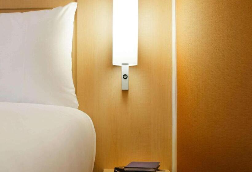 هتل Ibis London Shepherds Bush   Hammersmith