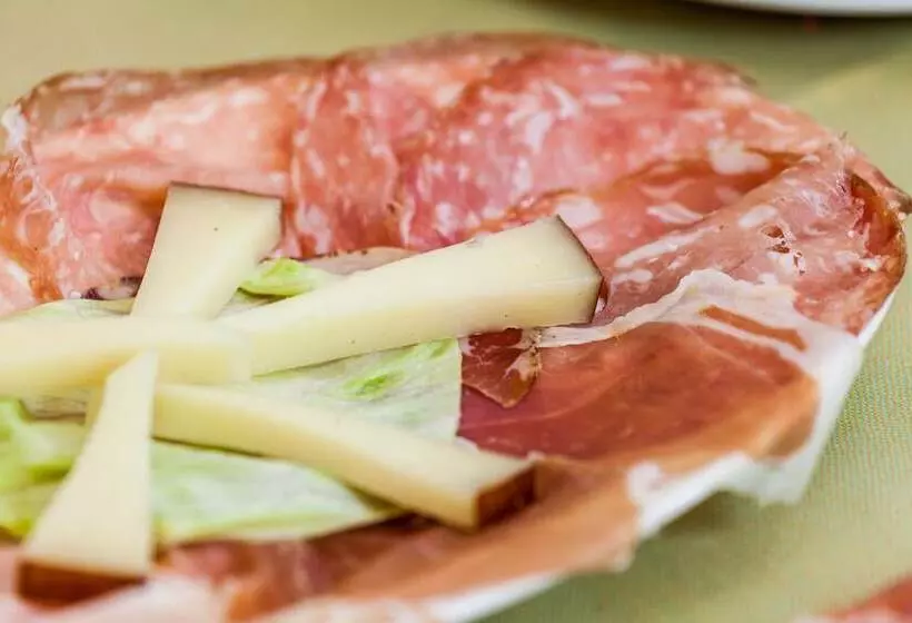 Petri Marini Hotel & Resort