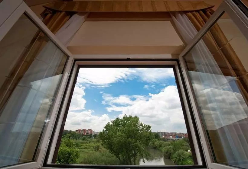 Hotelli Roma Tiburtina Metro