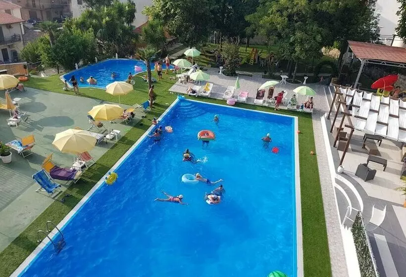 Отель Silica Residence