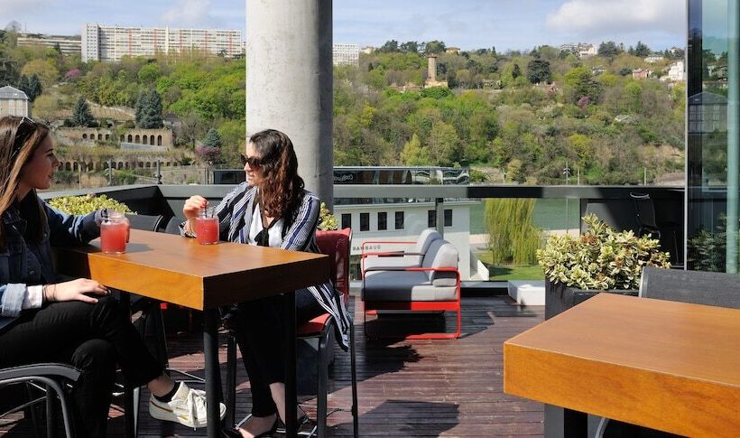 Novotel Lyon Centre Confluence Bord De Saone