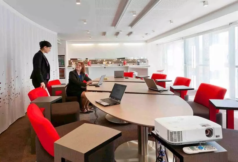 Novotel Lyon Centre Confluence Bord De Saone