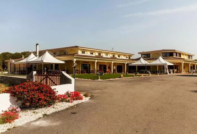 Petri Marini Hotel & Resort