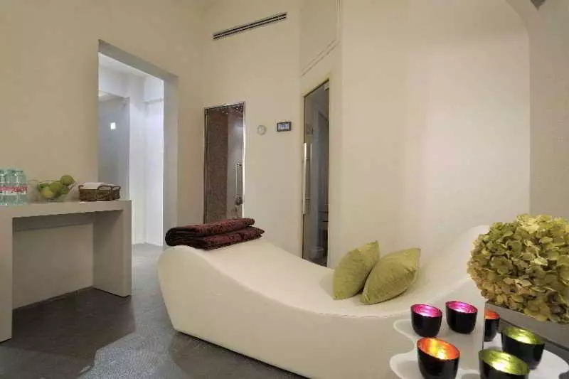 Trevi Palace Luxury Inn