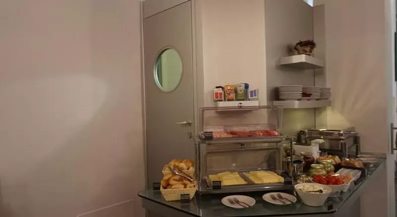 Trevi Palace Luxury Inn